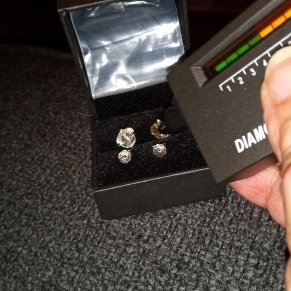 Authentic two carat moissanite earrings with screw back - Picture 4 of 4